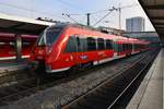 2442 204-0 steht am 14.11.2018 als RB59515 nach Weilheim(Oberbay) im Münchener Hauptbahnhof bereit.