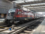 BR 1116 226 mit Railjet nach Wien in München Hbf, 18.09.2020.