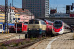 218 446 und Rab 503 016 in München Hbf.