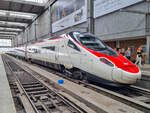 RABe 503 022  Johann Wolfgang von Goethe  steht mit einem ECE nach Zürich HB in München Hbf, 28.07.2024.