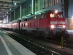 218 360-6 und eine Schwestermaschine mit dem RE nach Simbach in Mnchen Hbf, 7.4.2009