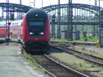 RB27058 fhrt am Bahnsteig 6 ein und wendet dann auf den RB27061  (28.05.2005)