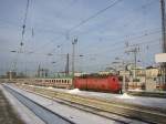 Der Hauptbahnhof Mnchen zeigt sich am Vormittag des 19.12.2005 leicht verschneit.