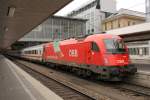 Auf Gleis 13 steht in Mnchen Hbf 1216 018-2 der BB mit dem EC 85 nach Bologna.