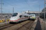 Neu und Neu: 407 002 & 111 039 mit Werbung fr den DAV am 29.05.11 in Mnchen Hbf