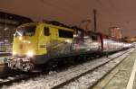 Die ADAC 111 024-6 mit der RB nach Mittenwald in Mnchen HBF am 07.12.2012