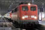 Die DB Cargo 140 528-1 mit der CNL nach Rom in Mnchen HBF am 26.01.2013