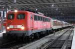 DB Cargo / Schenker 140 585-1 mit der CNL nach Amsterdam/Paris in Mnchen HBF am 02.03.2013