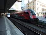 ICE-T  Innsbruck  und ein Railjet in Mnchen