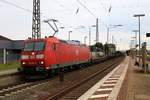 185 052-8 DB als gemischter Gz durchfährt Naumburg(Saale)Hbf auf Gleis 1 Richtung Großkorbetha.