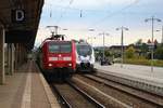 146 023 der Elbe-Saale-Bahn (DB Regio Südost) als RE 16316 (RE30) nach Magdeburg Hbf trifft auf 9442 311 (Bombardier Talent 2) von Abellio Rail Mitteldeutschland als RE 74562 (RE16) nach Erfurt