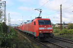 DB 152 131-9 + 152 107-9 mit einem gemischten Güterzug Richtung Großkorbetha, am 11.10.2024 in Naumburg (S) Hbf.