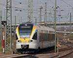 ET 7.06 als ERB92346 nach Kaldenkirchen bei der Einfahrt in Neuss Hbf 10.4.10