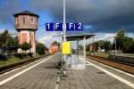 Waiting for a Train - Der Bahnhof von Niebüll am 18.09.2015 um die Mittagszeit.