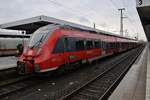 442 303-4  Bad Staffelstein  steht am 28.12.2017 als RE4988 nach Bamberg zusammen mit 442 272-1 als RE4988 nach Jena Saalbahnhof im Nürnberger Hauptbahnhof bereit.