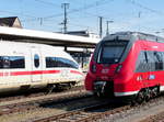 Fernverkehr und Regionalverkehr stehen sich gegenüber. Duisburg gegen Dombühl. Nürnberg Hbf 14.04.2018