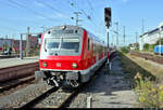 Bxf 796 mit Schublok 143 970-2 der S-Bahn Nürnberg (DB Regio Bayern) als S2 von Schwabach nach Feucht erreicht Nürnberg Hbf auf Gleis 3.
Aufgenommen am Ende des Bahnsteigs 2/3.
[19.9.2019 | 10:20 Uhr]