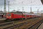 Hier zusehen ist 102 002 am 4.4.24 mit einem München-Nürnberg-Express/RE 1 im Nürnberger Hauptbahnhof.