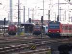 Schnes Nebeneinander verschiedener Fahrzeuge in Nrnberg Hbf.