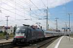 ES 64 U2 - 001 (182 501) mit IC1887 in Nrnberg Hbf, 4.9.010.