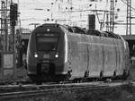 Der Triebzug 442 246 fährt Anfang Juni 2019 vom Hauptbahnhof Nürnberg ab.