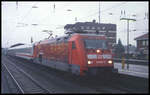 Die 101047-9 als Feuerwehr Werbelok hält hier am 22.11.2004 mit dem IC 2502 nach Binz um 9.28 Uhr im Hauptbahnhof Osnabrück.