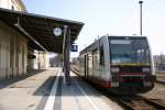 504 001 wartet im Bahnhof Pirna auf Abfahrt nach Bad Schandau. 28.03.2012