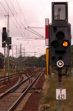 Signal T 621 in Potsdam Park Sanssouci am durchgehenden Hauptgleis  Berlin - Magdeburg (9/2003)