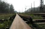 Der  lange Weg  zum Kaiserbahnhof in Potsdam. Zufhrungsgleis mit Handweiche zum Kaiserbahnhof (im Hintergrund) aus der Froschperspektive.