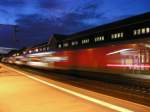 Der Potsdamer Kaiserbahnhof am 20.5.2005 und ein durchfahrender RE 1 nach Magdeburg Hbf.