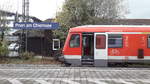 Zug am Bahnhof von Prien am Chiemsee kurz vor der Abfahrt nach Achau im Chiemgau vom 30.10.2019 aus einem IC nach Erfurt