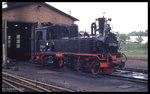 Am 18.05.1996 stand hier 991564 noch angeheizt vor dem Schuppen in Radebeul. Wenig später wurde sie als Schiebelok eingesetzt.