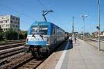 Am 26.08.2015 fuhr Adria 1216 922  Vanja  mit einem Containerzug über Gleis 9 durch Regensburg Hbf in Richtung Süden.