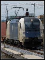 1216 953 der Wiener Lokalbahn Cargo GmbH durchfährt am 22.8.14 den Regensburger Hbf in Richtung Passau. 