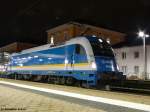 183 002 beim warten auf den Alex aus Hof in Regensburg Hbf, 19.11.2010