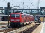 111 171 schiebt am 08.08.2014 einen RE nach München durch den Regensburger Hauptbahnhof.