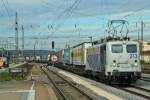 139 213-3 mit 185 664-0 und der RoLa (DGS) 43848 von Trento nach Regensburg-Bayernhafen am Morgen des 29.08.15 kurz vor dem Ziel im regensburger Hauptbahnhof.