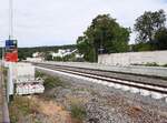 Aufnahme vom 9.August 2024. Bahnhof Bad Bodendorf bei Remagen an der Ahrtalstrecke, die gerade saniert und elektrifiziert wird. Zu diesem Zeitpunkt war die Strecke vollkommen gesperrt. In Bad Bodendorf wird der Bahnhof zudem neu gestaltet und modernisiert.