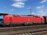 193 302 mit Güterzug in die Niederlande; abgestellt in Rheine,  31.08.2022