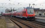 Ein RE Dresden - Leipzig erreicht am 26.12.11 Riesa.