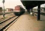 1996 fuhren noch zwischen Rostock und Tessin lokbespannte Zge.202 630 stande am 28.September 1996 mit einer Regionalbahn nach Tessin im Rostocker Hbf.