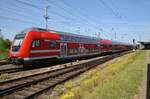 RE5 (RE4354) von Oranienburg erreicht am 21.5.2017 den Rostocker Hauptbahnhof.