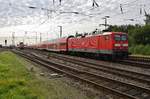 112 103 macht sich am 26.8.2017 mit dem RE5 (RE4359) nach Berlin Südkreuz im Rostocker Hauptbahnhof auf den Weg.