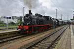 78 468 und 423 013-2 (Zugende) verlassen am 9.9.2017 mit dem DPF20061 von Hamburg-Harburg nach Warnemünde den Rostocker Hauptbahnhof.