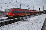 442 840-5 verlässt am 3.2.2018 als RE1 (RE13984) nach Bad Kleinen den Rostocker Hauptbahnhof.