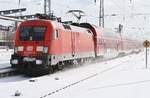 182 023-2 fährt am 27.2.2018 mit dem RE5 (RE92424) von Oranienburg in den Rostocker Hauptbahnhof ein.