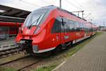 2442 229-7 steht am 18.11.2018 im Rostocker Hauptbahnhof.