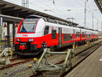 ET 4746 056 der ODEG als RE 10 nach Züssow in Rostock Hbf, 17.03.2020.