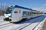 1427 000-3 befindet sich am 12.02.2021 auf einer Testfahrt und verlässt hier am Mittag den Rostocker Hauptbahnhof in Richtung Berlin.