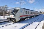 IC2238  Warnow  von Leipzig Hauptbahnhof nach Warnemünde verlässt am 12.02.2021 geführt von 101 042-0 den Rostocker Hauptbahnhof.